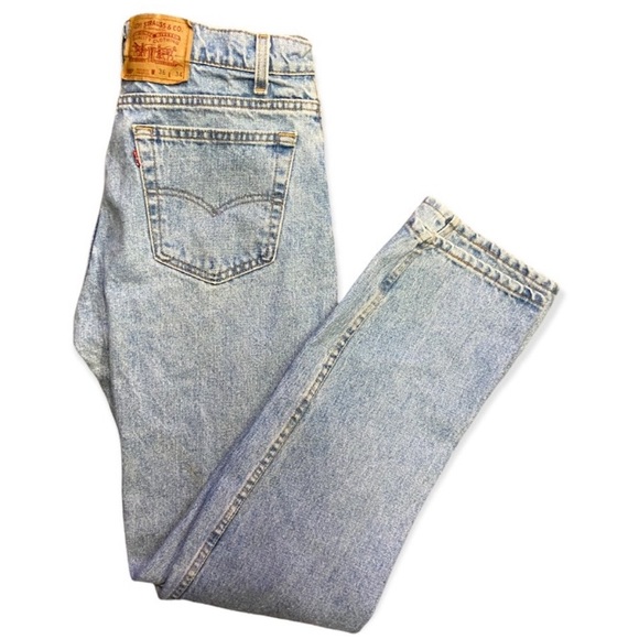 Vintage Levi’s 505 Regular Light Wash Jeans - Picture 4 of 12